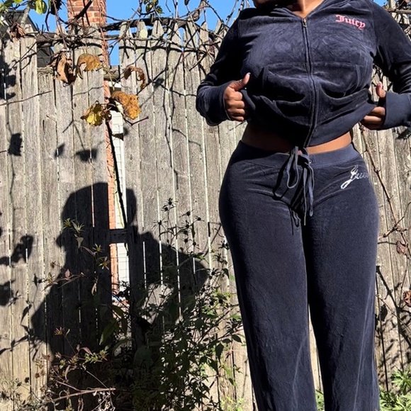 Juicy Couture Tracksuit Set - Picture 5 of 8